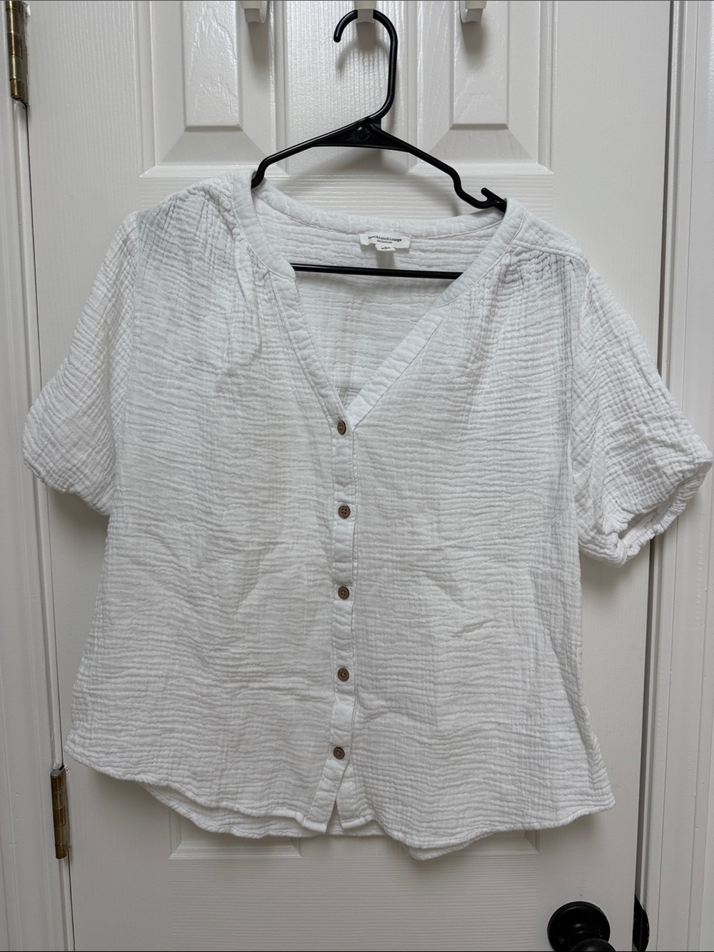 beachlunchlounge White Textured Button-Front Short Sleeve Top
